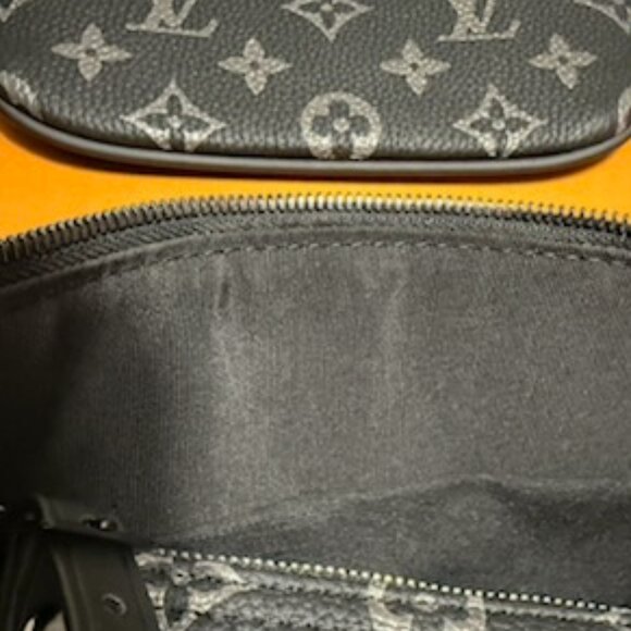 High Quality Fashion Top Handle Bag-Stunning in Gorgeous BLACK with Silver 30cm! - Picture 7 of 14